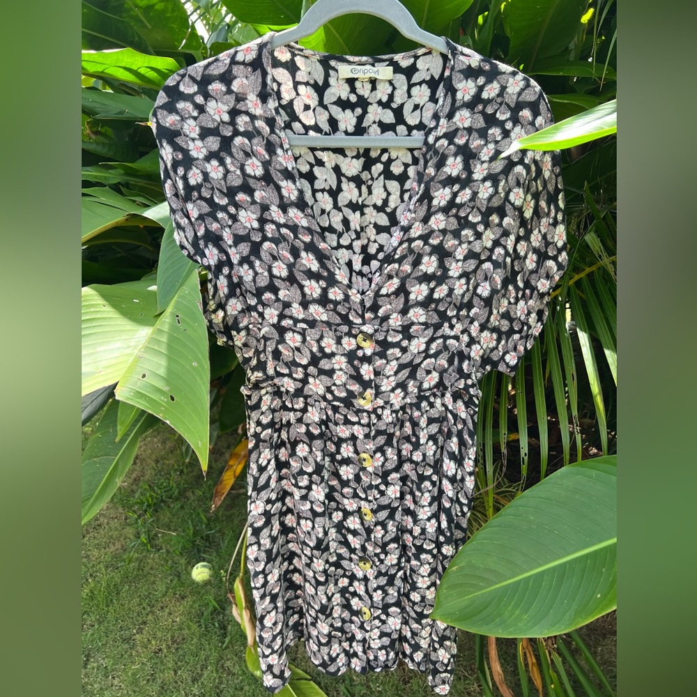 Chic Women's Black Floral Top